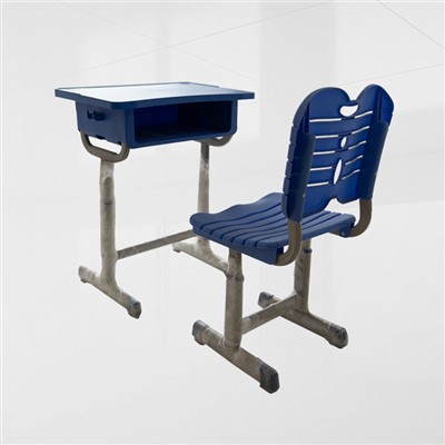 Eins manns skrifborð og stólar